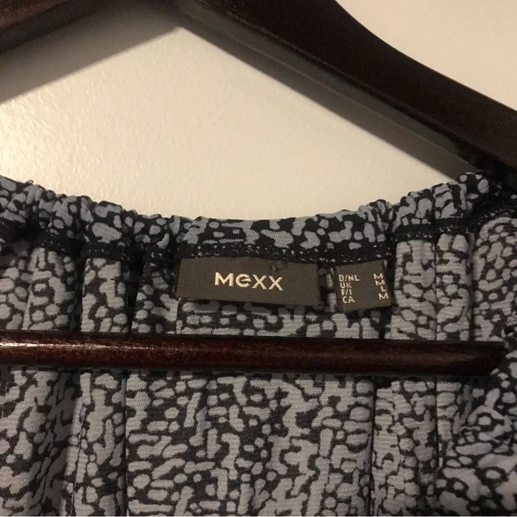 2 for $20 MEXX  Short Sleeve Round Neck Top. Medium - Picture 7 of 7